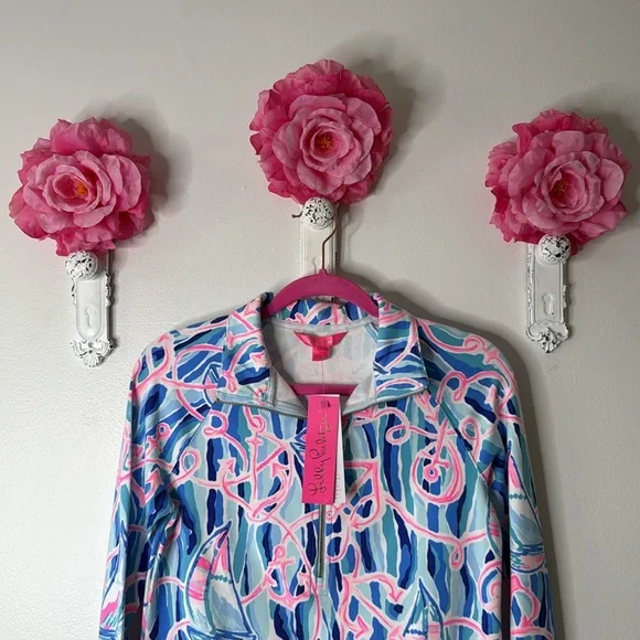 Lilly Pulitzer Skipper Popover, UPF50+ in Skim Blue Reel Nauti, Small. - Picture 3 of 13